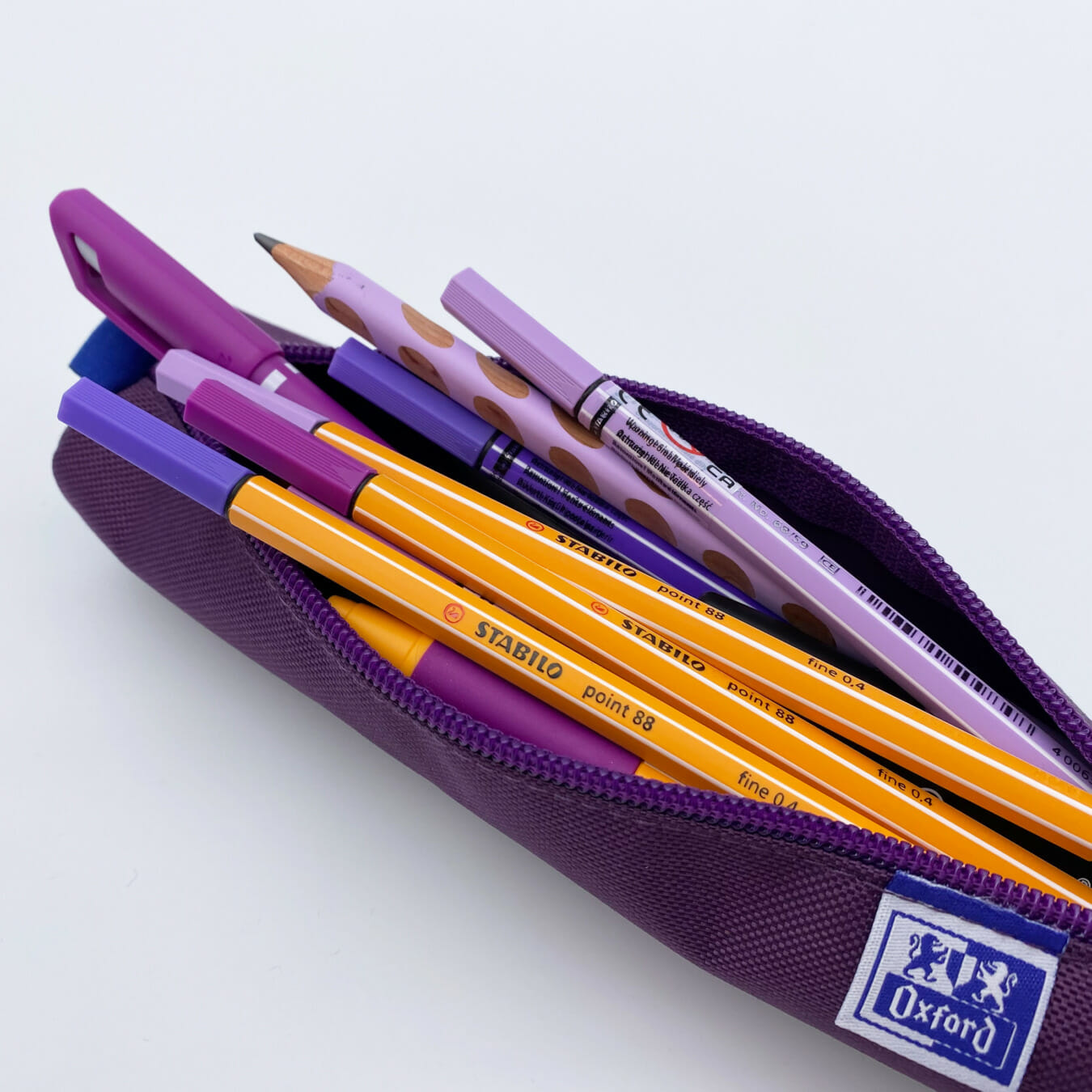 Gefüllte Federtasche Lila