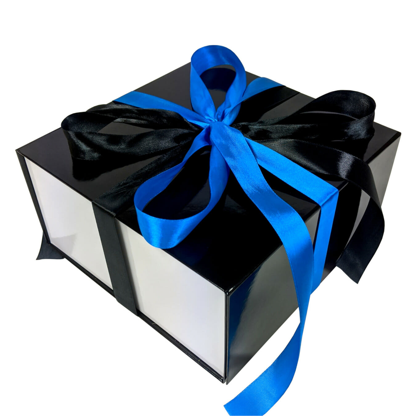 Geschenkschachtel mit blauem Seidenband