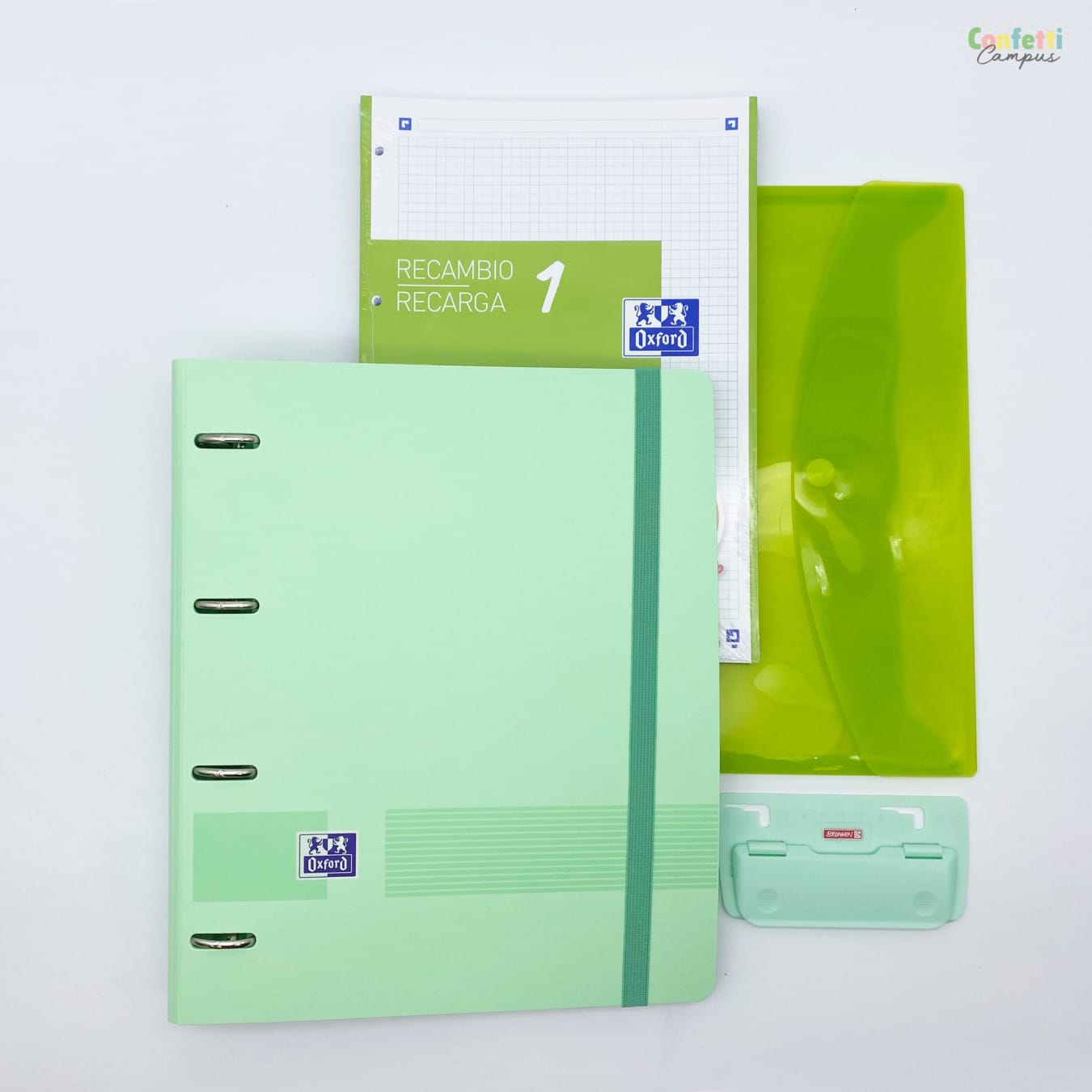 Gefülltes Ringbuch mit Einlagen und Register grün